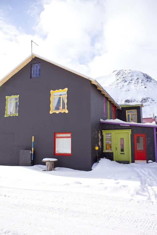 Отель Soffia'S House Siglufjordur Экстерьер фото